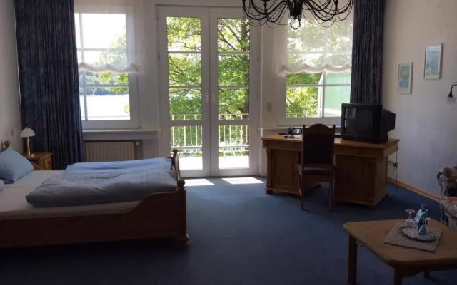 Hotel Seehof Am Sorpesee