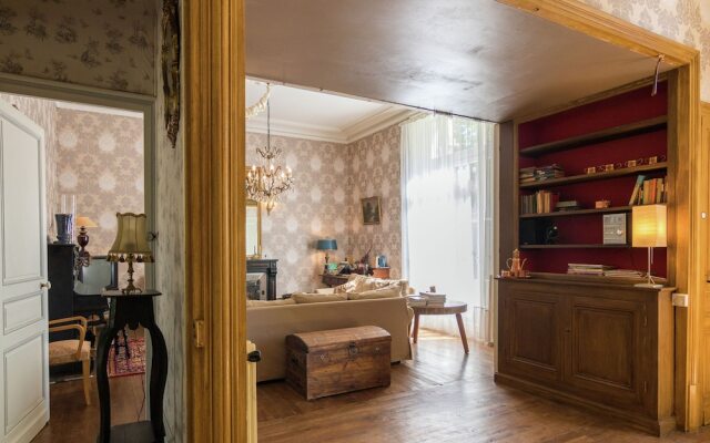 Charming Mansion in Brouchaud With Swimming Pool