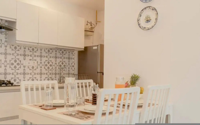 1BR Apt in Candolim With Pool 5 Mins From Beach
