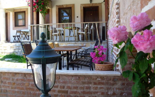 Akropolis Guest House