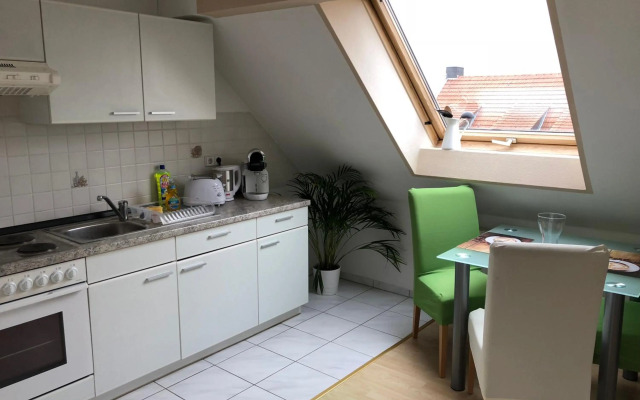 Kuschelige Dachgeschosswohnung am Clarapark