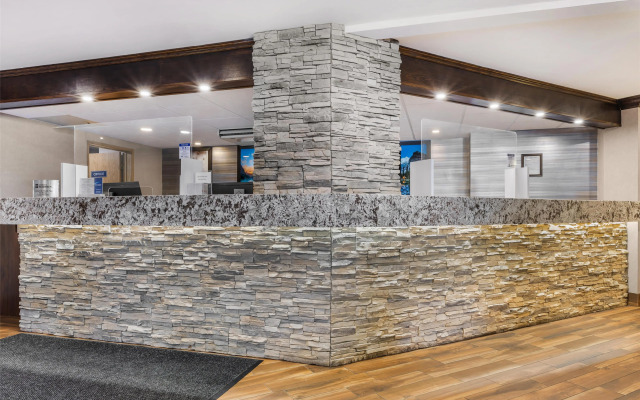 Best Western Plus Country Meadows Inn