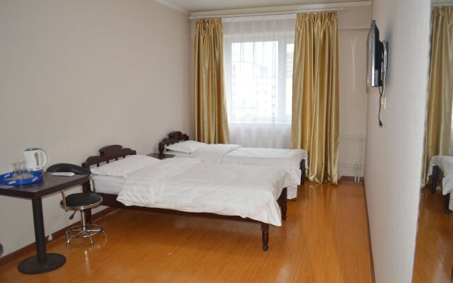 Land Hotel