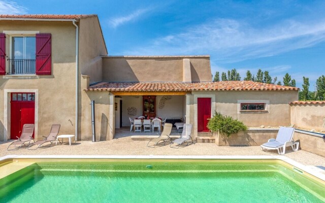 Cosy Holiday Home in Provence With Swimming Pool