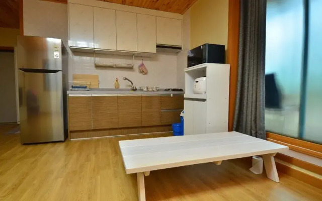 Yongin Unhak Pension
