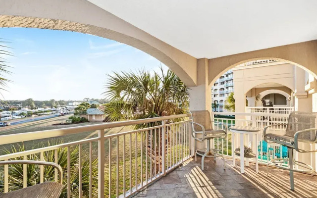 Yacht Club Villas