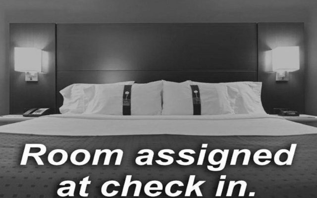 Holiday Inn Bloomington-Airport by IHG