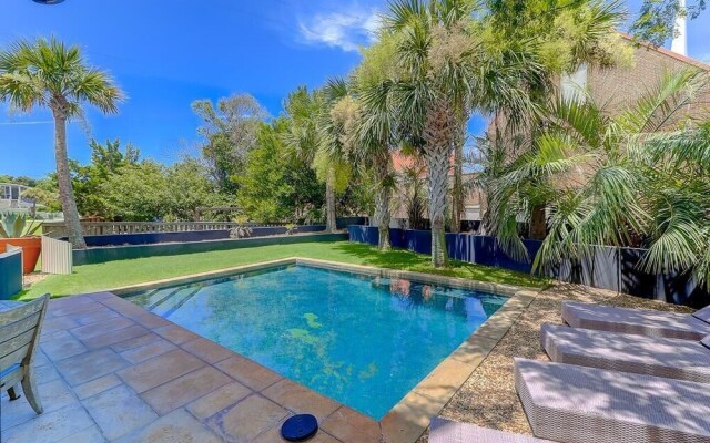 305 Carolina Boulevard