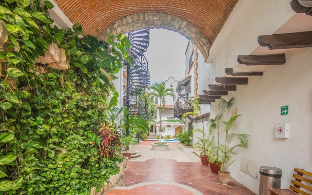 Hacienda San Jose B3 1 Bedroom Condo by RedAwning