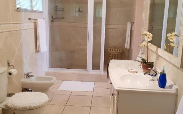 Blue Water Bay Holiday House