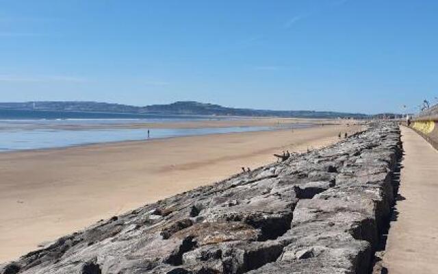 Beach Break Aberavon Holiday Home by the Sea