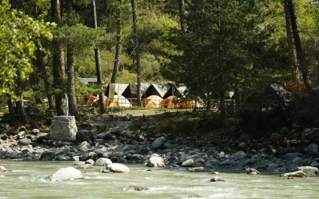 Himtrek Riverside Camps, Kasol