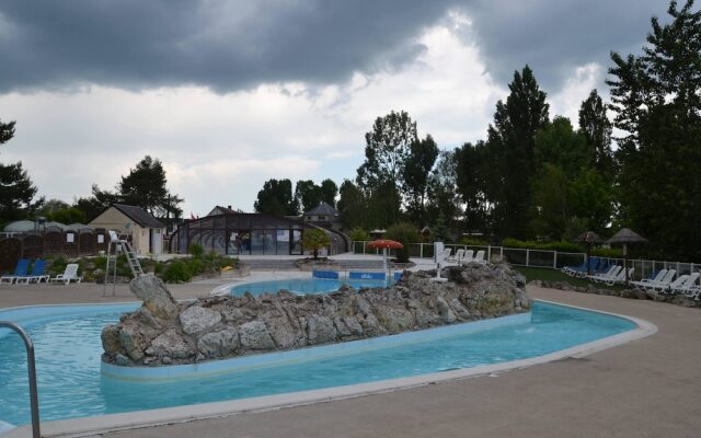 Bungalow With 2 Bedrooms in Onzain, With Terrace