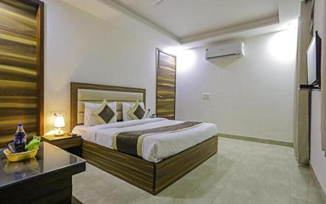 Fabhotel White House Bnb