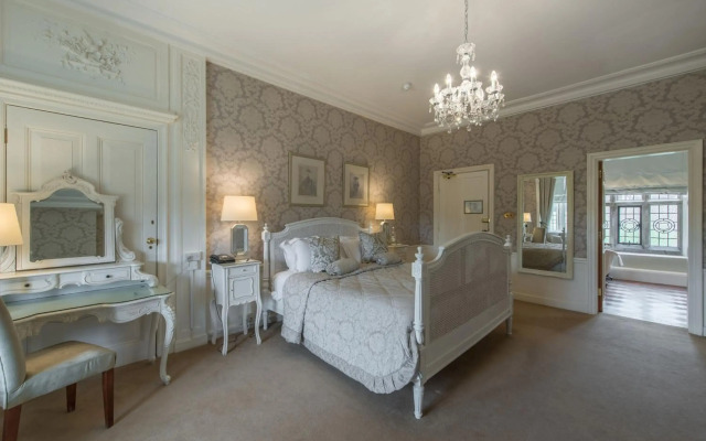 Rushton Hall Hotel & SPA