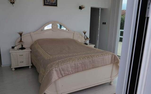 Villa Deluxe by Amy Villas