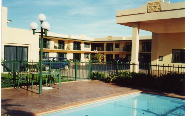 Deco City Motor Lodge