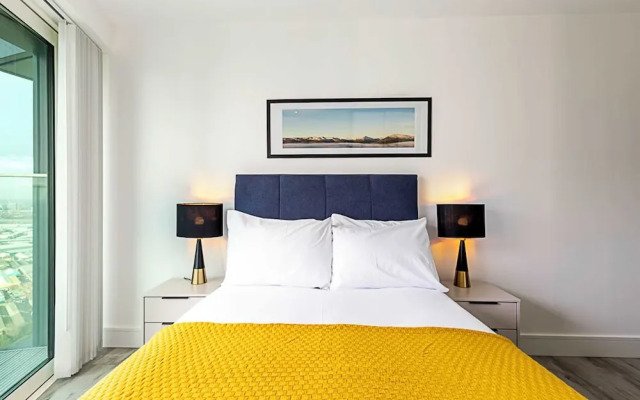 Modern North Acton Flat With City View