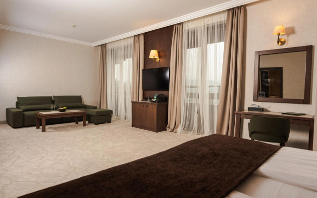 Maxi Park Hotel & Spa