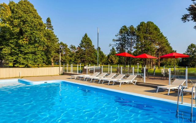 Quality Inn & Suites Garden of the Gulf