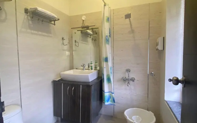 Luxsugero Penthouse Kaichidham