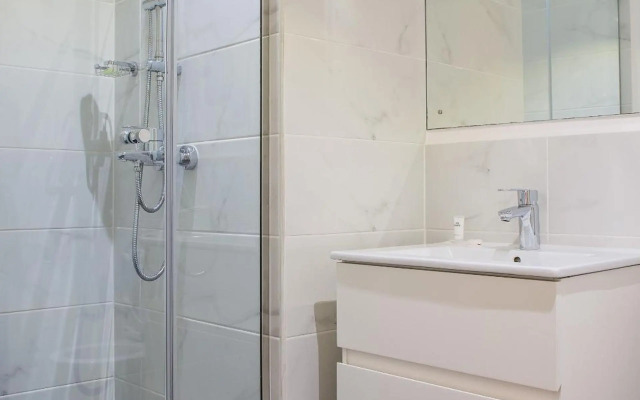 The Avery, 2 Bed Duplex Apartment at Embassy Gardens