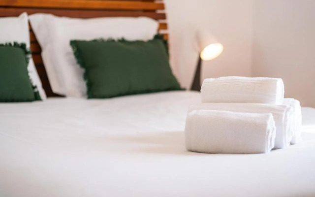 #020 Cozy and Pool 5min Olhos de Agua Beach