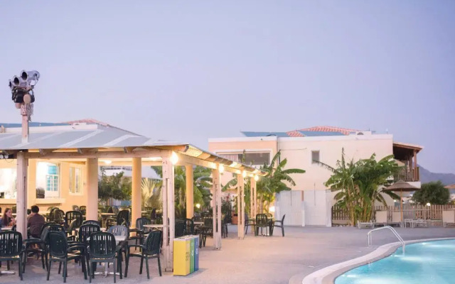 Grand Blue Beach Hotel