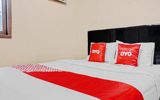 OYO 90469 Benhil Karet Tengsin