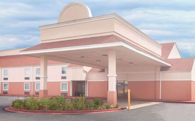 Days Inn by Wyndham Alma