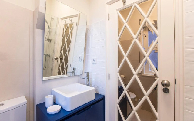 Tasteful 2BR Flat in Art District by LovelyStay