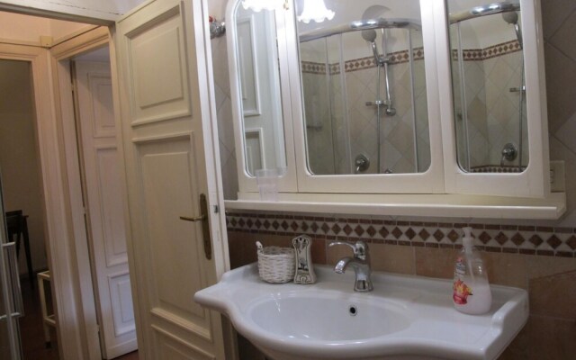 Aurora in Pantheon Apartment