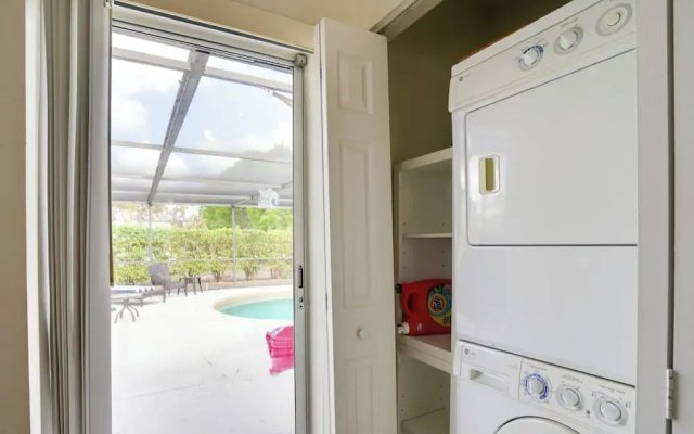 2 Mi to Bonita Beach: Bbq-ready Townhome!