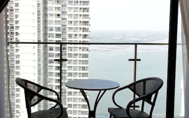 Sea View Homestay @ Country Garden Danga Bay