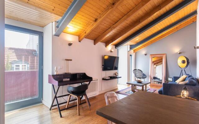 LovelyStay - Stunning Flat with Balcony in Bairro Alto