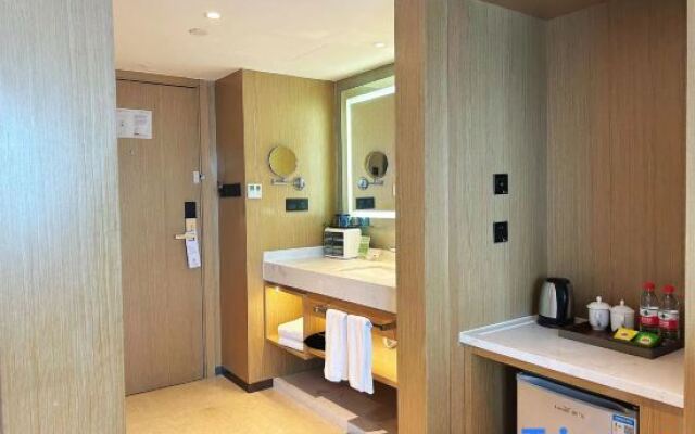 Wassim R Hotel