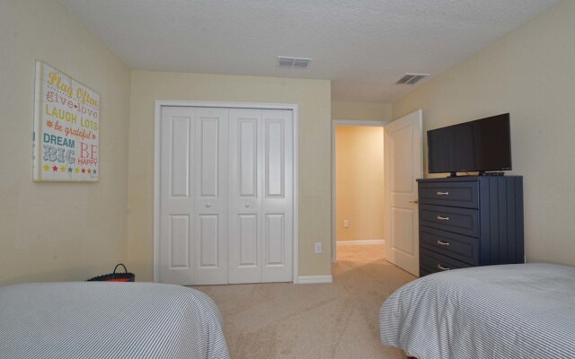 Storey Lake 4 Bedroom Townhome w Splashpool - 1610ST