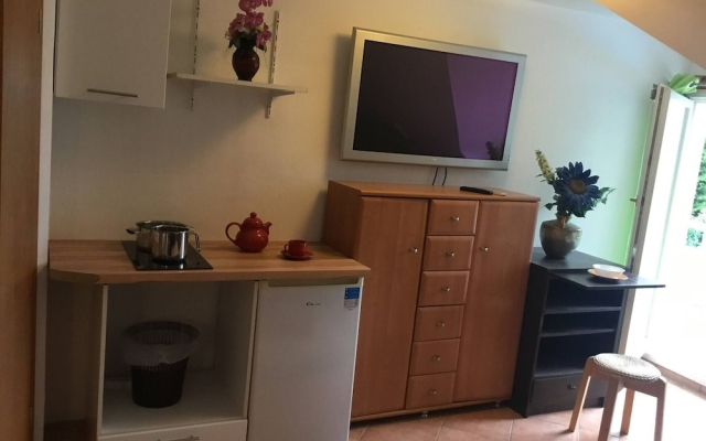 Room With Shared Bathroom