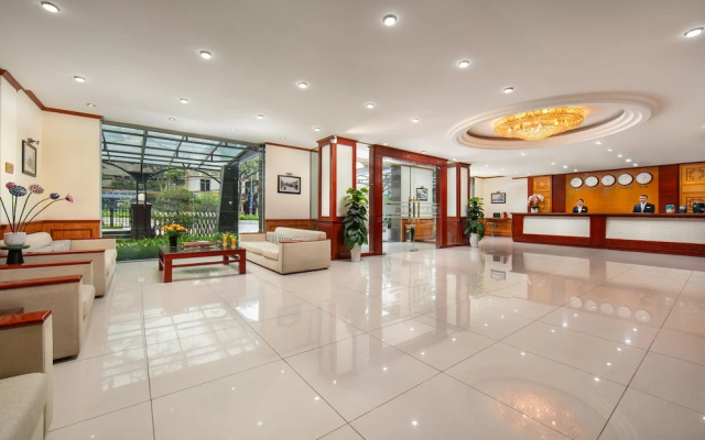 A25 Hotel - 705 Lac Long Quan