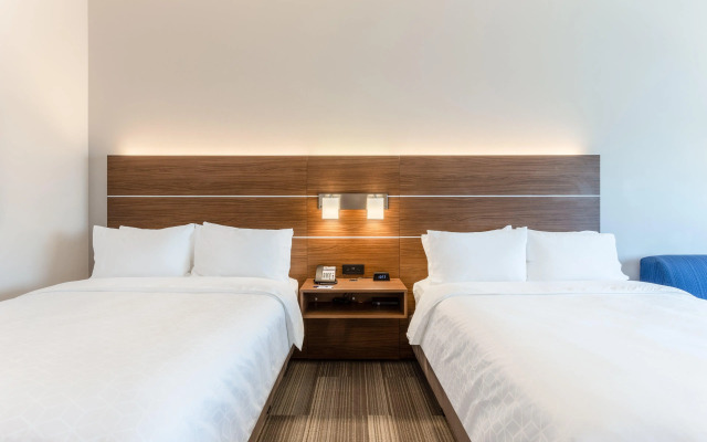 Holiday Inn Express Hotel & Suites Springfield