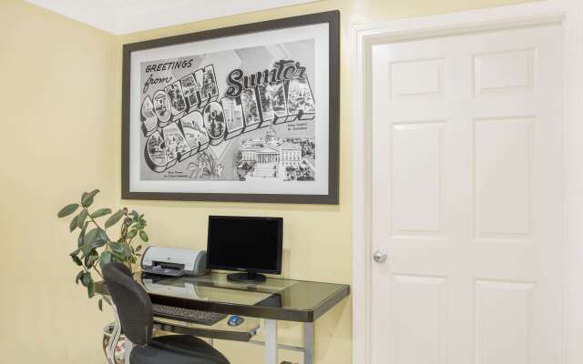 Super 8 by Wyndham Sumter