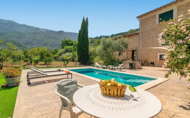 Villa Frontera in S Ller