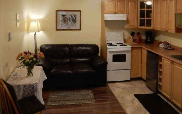 Belle Neige Suites- Whistler