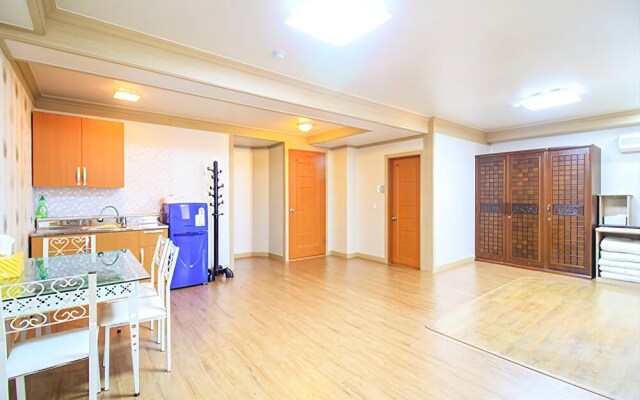 Yangyanghaemajigil Condominium