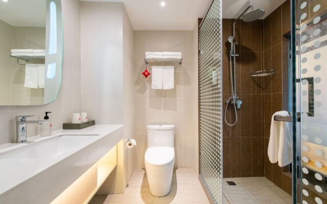 ibis Dalian Airport Huabei Road Hotel