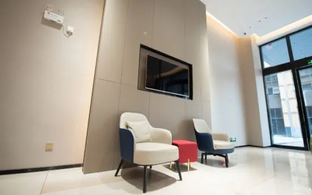 Borrman Hotel (Baise High-speed Railway Station Hengning Plaza)