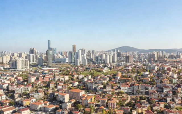 Charming Flat With Gorgeous City View in Atasehir