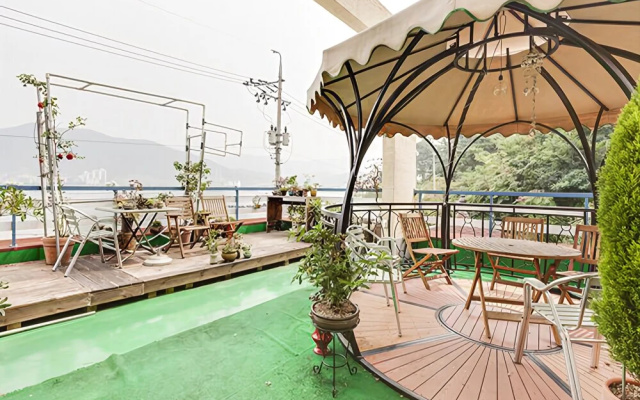 Tongyeong Pine Fragrance Silverlight Sea Pension