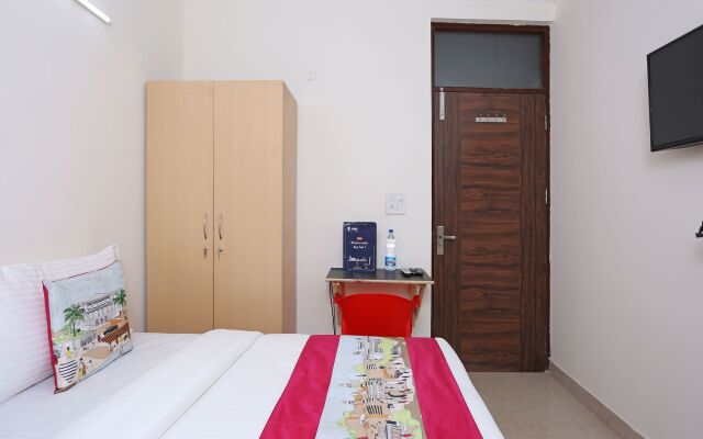 OYO 9381 DLF Cyber City