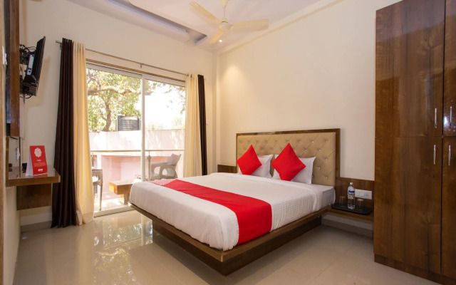 OYO 11483 Hotel Oakwood